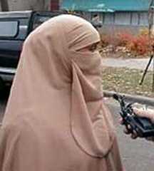 Le foulard : libérateur ou obscurantiste ?