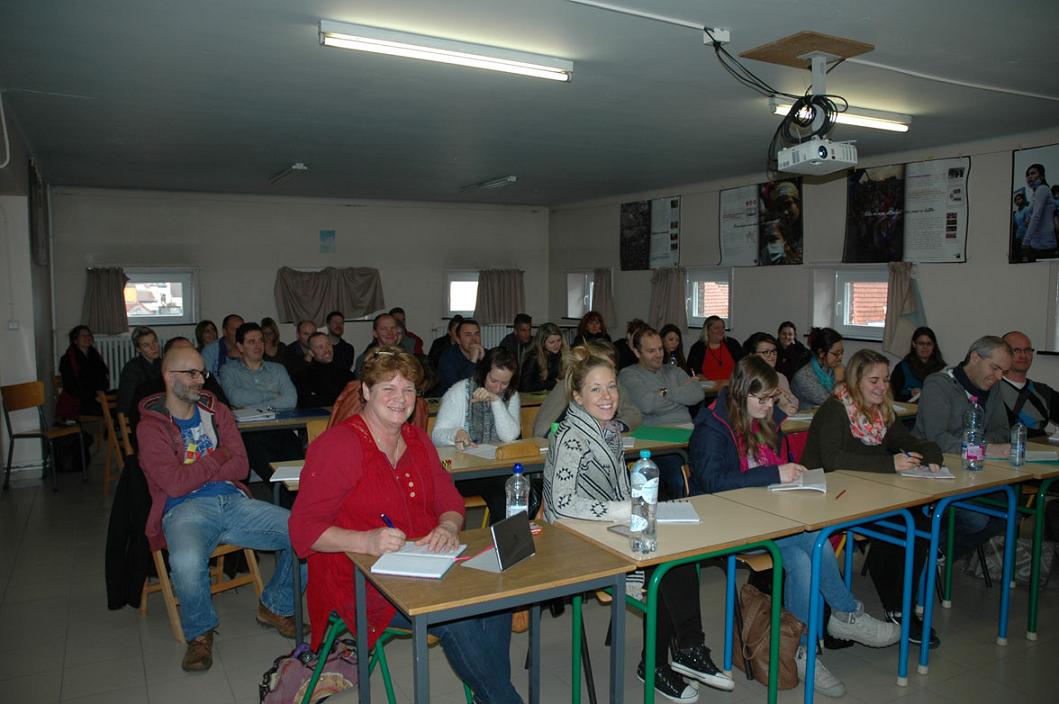 400 deelnemers op de « 8 uren voor de democratische school »