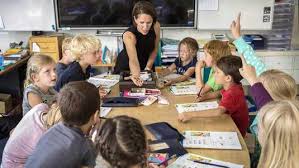 ‘Willen we dat overwerkte leerkrachten de zorg voor onze kinderen op zich nemen?’