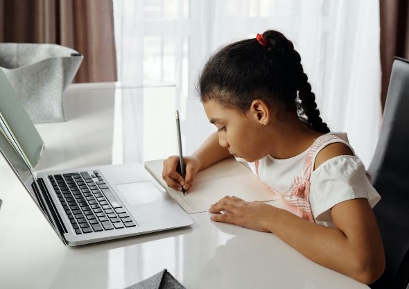 Scoren zonder huiswerk in het basisonderwijs