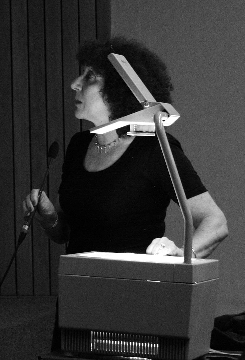 Anne Morelli: Et si la nostalgie pouvait nous aider à construire l’enseignement de demain ?